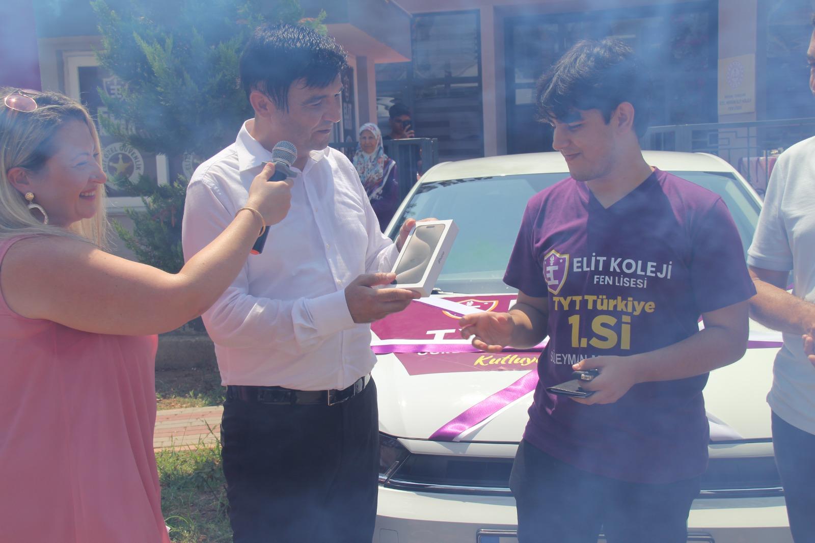 YKS TÜRKİYE 1.Sİ ÖĞRENCİMİZ SÜLEYMAN METE GENÇ'İN ÖDÜL TÖRENİ